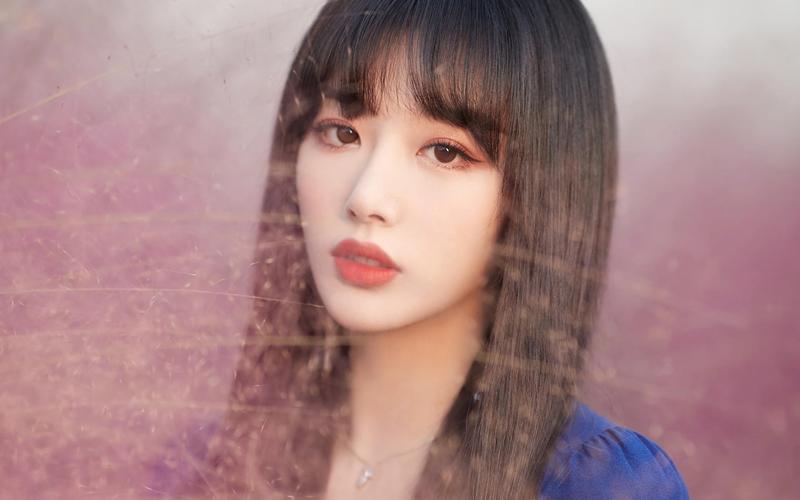 69  电脑壁纸 69  明星 69  孔雪儿复古优雅迷人写真高清原图