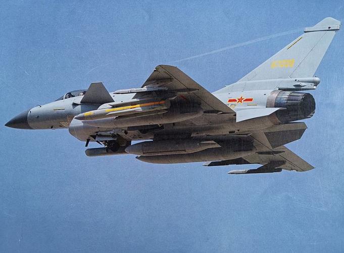 鹰击91反辐射弹搭配电战吊舱—歼10版野鼬鼠战机来了