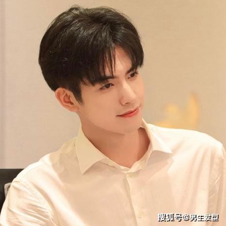 第4款:括号刘海发型