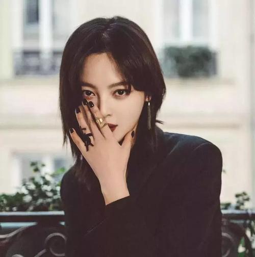 辛芷蕾牌拉面简称辛拉面,这届网友太皮了