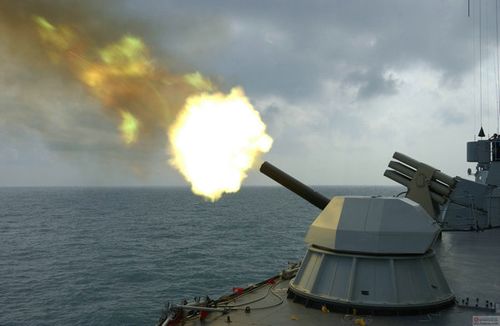 中国海军新型舰炮亮相 或可拦四倍音速反舰导弹