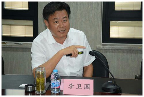 观看兴化城市形象宣传片后,李卫国向来宾推介兴化投资环境.