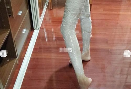 孙怡全身裹保鲜膜宛如木乃伊,小腿比普通