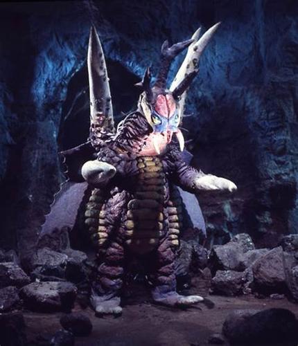 大蚁超兽 阿里蓬塔