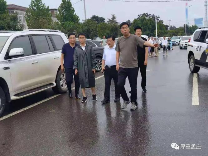 徽县市人大代表,党委书记付九忱陪同辉县市市长刘彦斌到孟庄镇调研