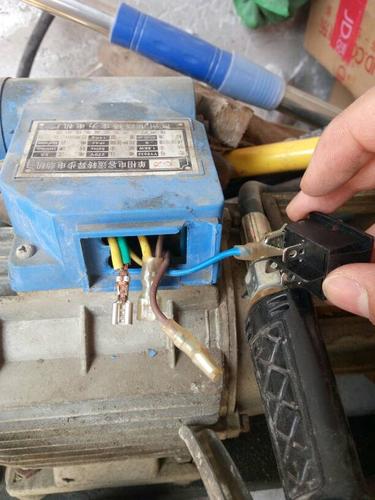 洗车机的开关怎么接啊之前的烧了,只记得一个空剩下三