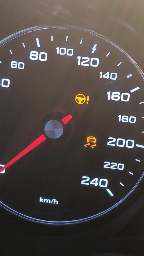 名爵6亮了两个开了一分钟方向盘助力灭了车身稳定系统开了20几分钟没