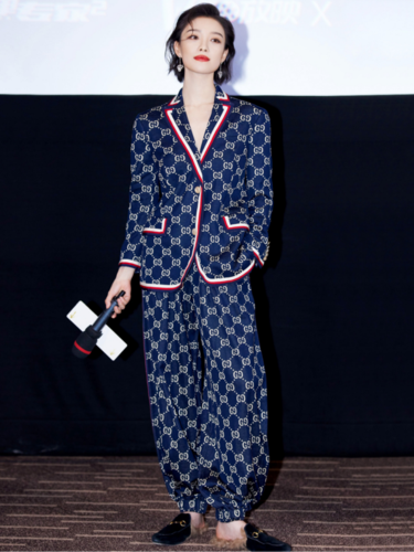 倪妮真是风情万种的gucci女王三套西装穿搭随性飒爽气质太高级了