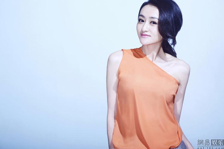 李雯雯俏皮写真