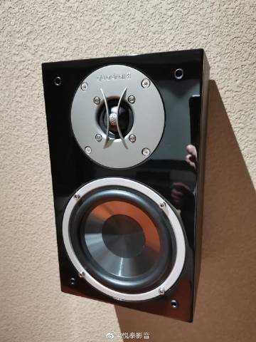 搭配同系列中置 510 base, 及壁挂环绕音箱银金6000r, 10" 德宝超低音