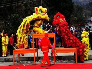 行走在"消逝"中的"印江高台狮子灯"