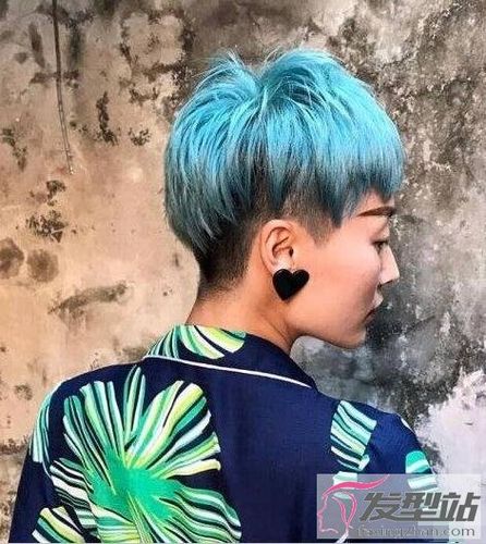 女生帅气两边剃发型吸睛显个性轻松掰弯你
