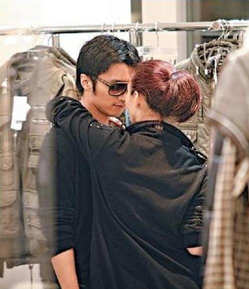 谢霆锋王菲机场亲亲,谢霆锋对王菲和张柏芝不一样