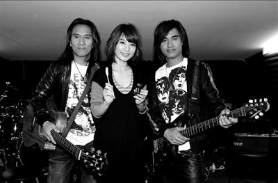 动力火车为世界巡演彩排 hebe现场替ella逼婚