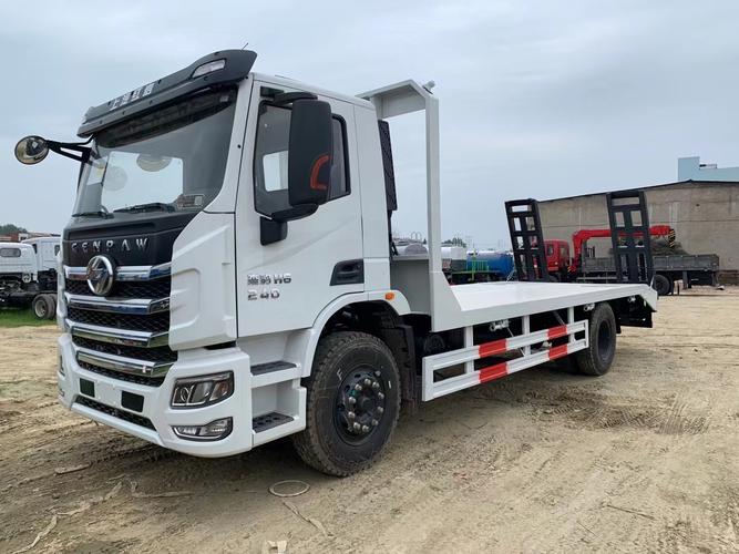 上汽红岩平板运输车 单桥215马力 挖机平板车 厂家可分期全国送车