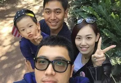 马蓉和经纪人什么时候好上的,大大早于2015年以前,马蓉曾经和宋喆等人