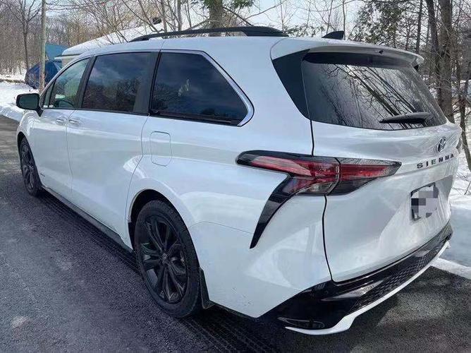 国六2021款丰田塞纳25油电混优惠多