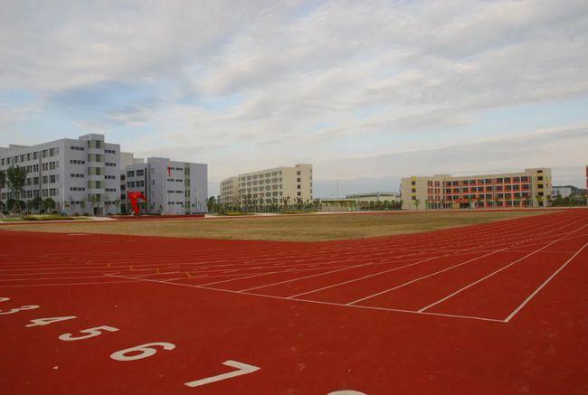 校区招生区域:保宁街道办,七里新区一,招生区域6月30日,阆中中学初中