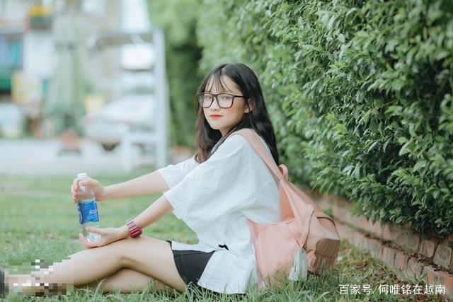 越南小女孩,因为清纯外表爆火