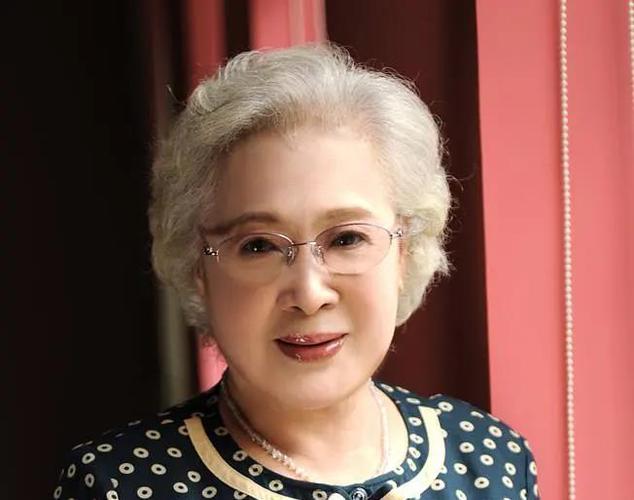 著名演员秦怡:一代人的女神,命运却曲折离奇,99岁依旧