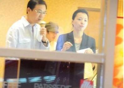 董卿被传离开央视六段隐秘情史曝光