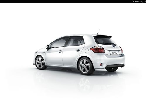 toyota auris hybrid 25 万环保价 登陆香港
