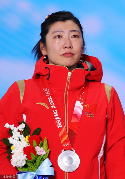 战胜伤病四朝元老终圆梦徐梦桃拿下滑雪空中技巧金牌