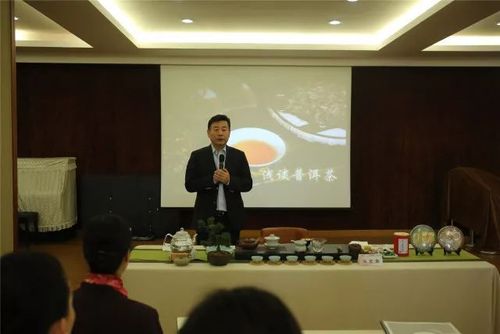 上海航空总经理石富康而担任此次"尔愉讲堂""特邀讲师的是针对机上