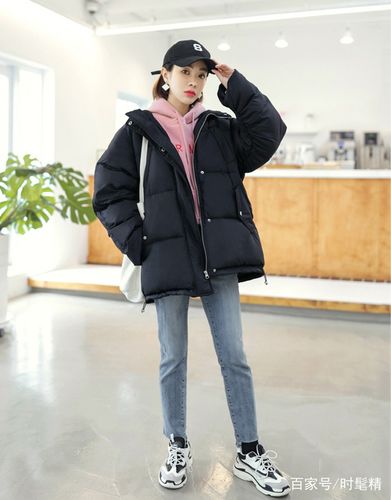 1.面包服 牛仔裤 运动鞋