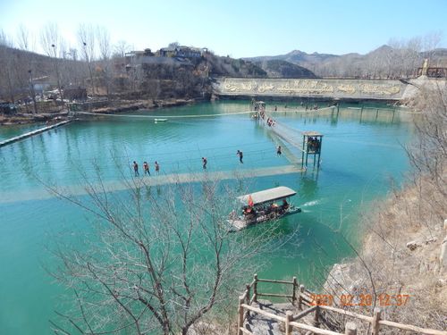 趵突泉的姊妹泉——河南林州万泉湖景区,这里有大大小小泉眼上万