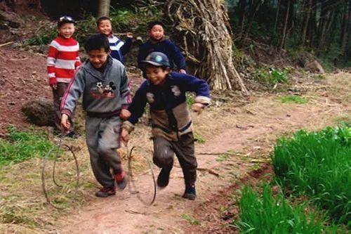 暮归的老牛是我同伴——专属于八零后的童年回忆