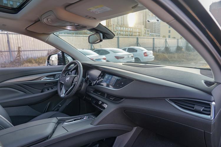 昂科旗内饰_后排_动力