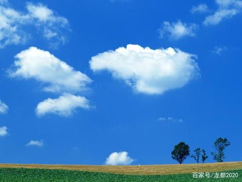 湛蓝的天空美丽的云朵