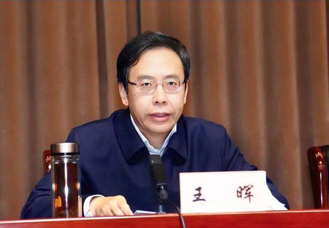 王晖指出,党史学习教育开展以来,市委坚决落实中央和省委决策部署,在