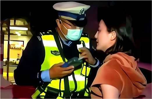 南昌玛莎拉蒂酒驾女司机事件yuwei没找到直播节目却停了