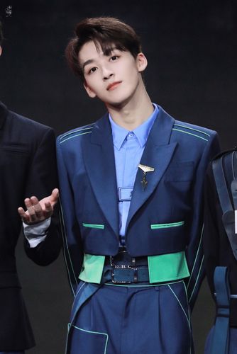 何洛洛精选壁纸,100张的帅气,请签收