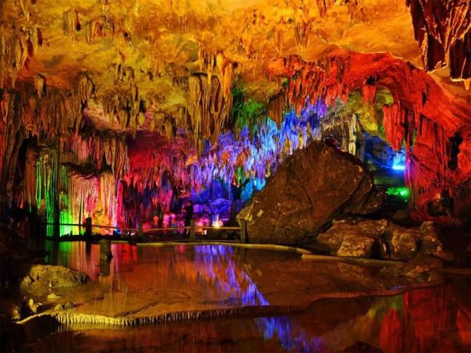 火火火!国庆假期,冷水江波月洞景区人气火热