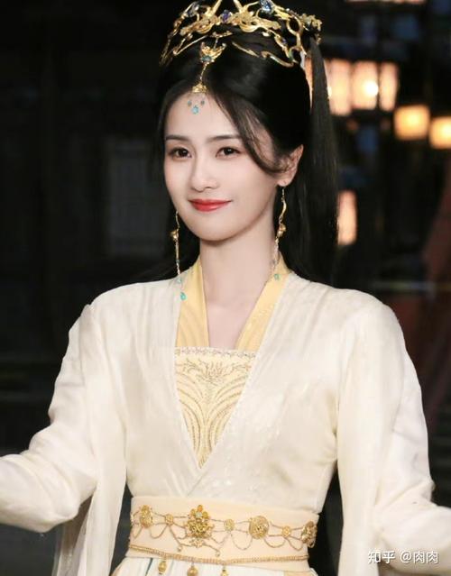 如何评价白鹿长月无烬的造型