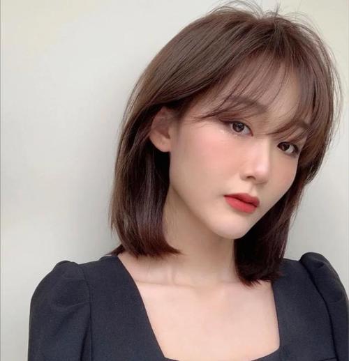 40岁女人留什么发型?盘点几款清爽又时髦的发型,显瘦不挑人