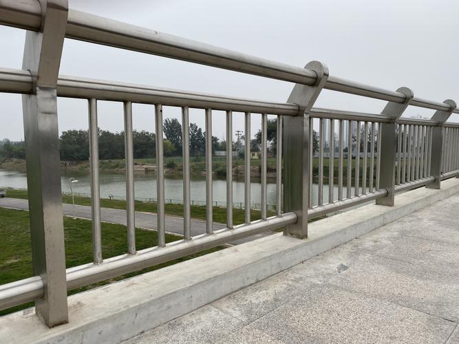 永州道路护栏/栏杆_桥梁护栏_防撞钢护栏_河道护栏_普新金属制品有限