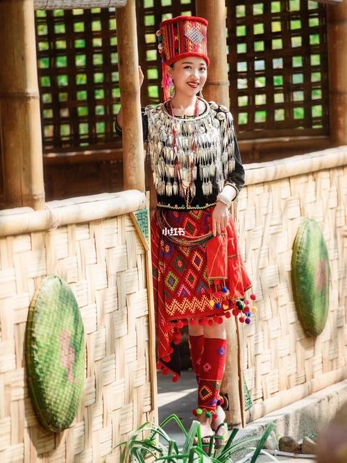 薇薇新娘61景颇服装 青丝绕,指尖挑, 岁月微妙,遇君倾城笑_婚纱照