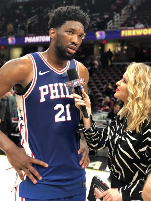 恩比德:我是学科比,他不会传球的