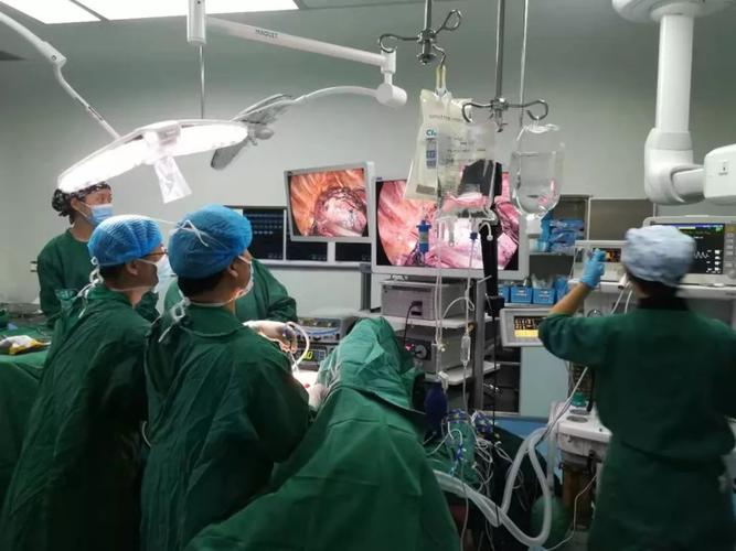 市中医医院:中西医肺癌中心胸腔镜下亚肺叶切除术_手术