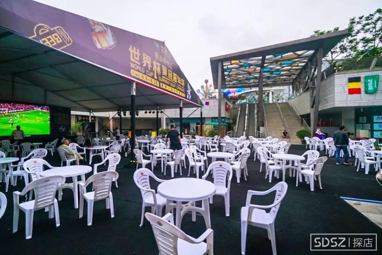 当世界杯撞上烤全羊和小龙虾,索山广场首届啤酒节百人