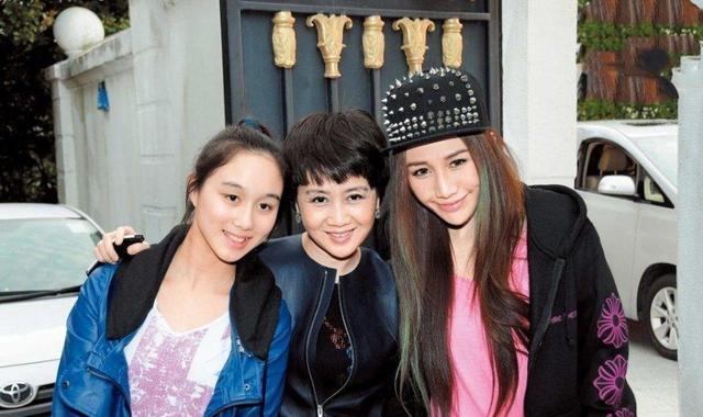 天选之女何超欣赌王最宠爱的女儿长相酷似利智惹质疑