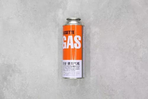 厨房里最常见的有害垃圾,是火枪和瓦斯炉用的瓦斯罐,里面装的是有毒