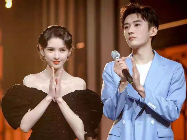 刘学义张予曦爆出恋情!女方火速辟谣,原来是邻居