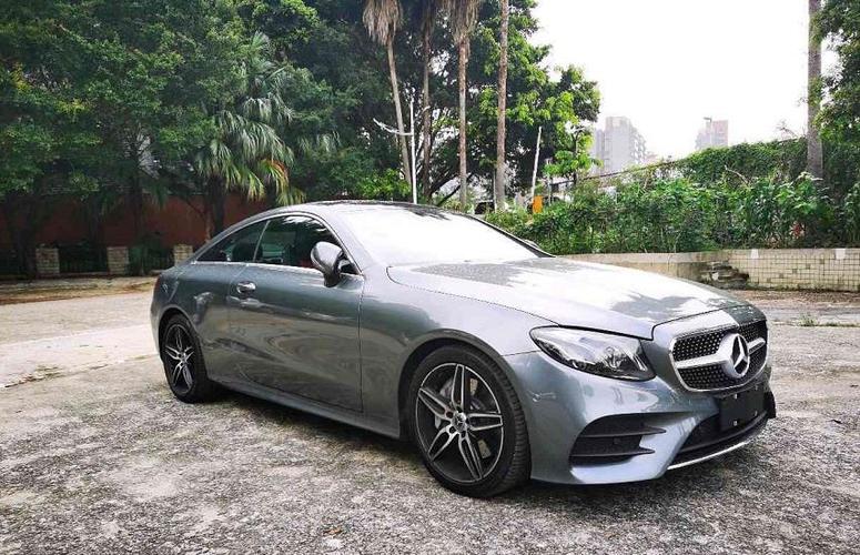 奔驰新e300轿车怎么样奔驰cls300
