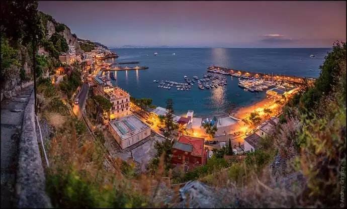 阿马尔菲海岸,意大利和塔,那不勒斯海湾是欧洲最漂亮的海港.