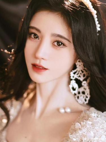 鞠婧祎最新高清性感写真,说她是四千年的美女我信了